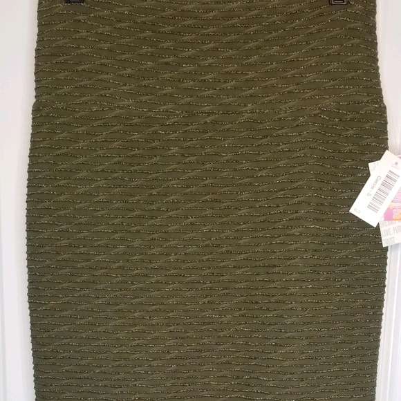 LulaRoe Elegant Cassie Skirt - Picture 1 of 5